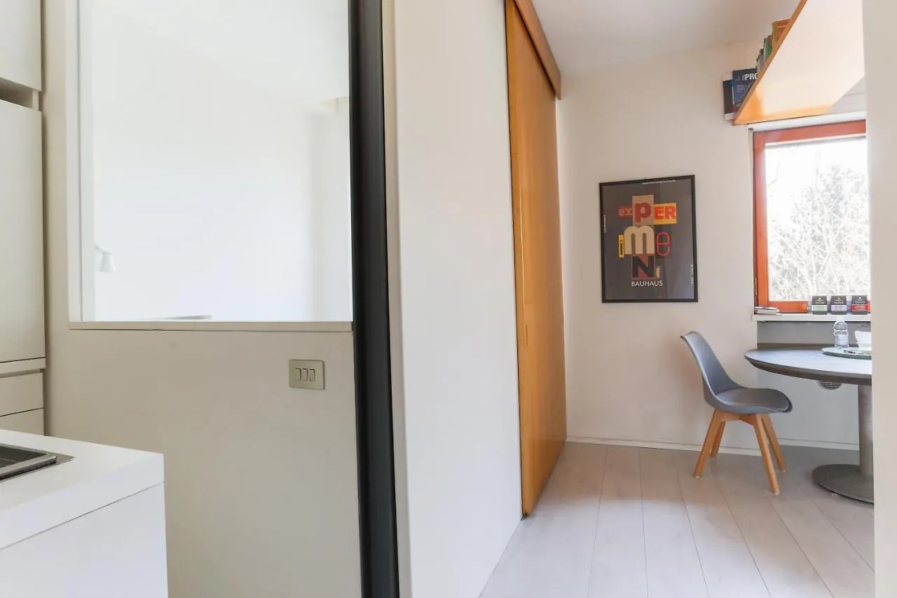 Apartment Deep Travel Home Milan Italy