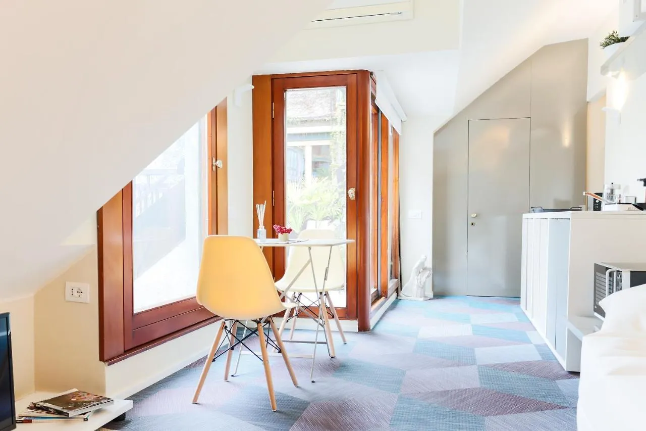 Apartment Deep Travel Home Milan Italy